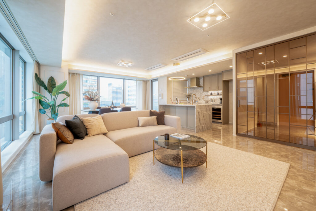 An image of the Interior of the Saion Sakurazaka, showing a Living Area. Apartment for sale in Minato, Tokyo, Units for sale with Housing Japan