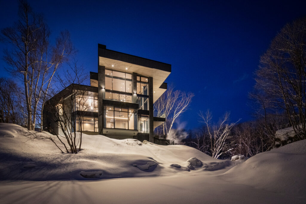 A luxury residence in Niseko designed by Riccardo Tossani Architecture 
