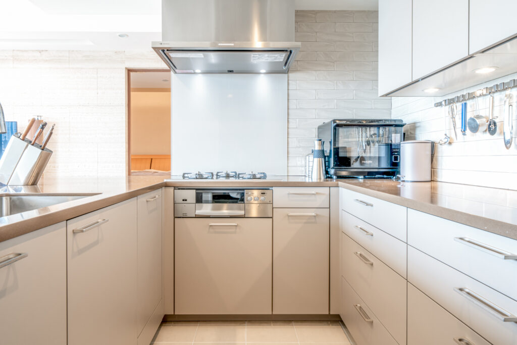 An image of the Interior of Motoazabu Hills Forest Tower, in Minato, showing The Kitchen. Apartment for sale in Minato, Tokyo, Units for sale with Housing Japan